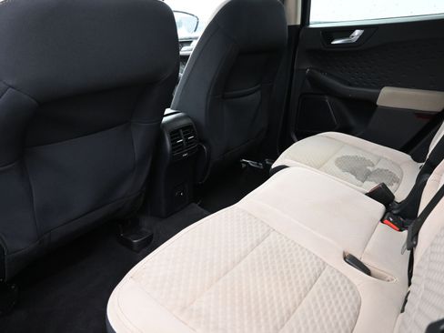 Used 2020 Ford Escape SE image 21