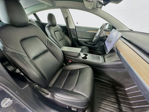 Used 2022 Tesla Model 3 image 29