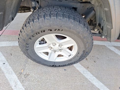 Used 2020 Jeep Gladiator Sport w/ Quick Order Package 24S image 11