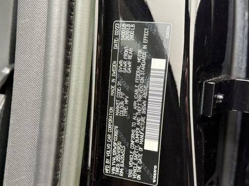 Certified 2023 Volvo XC60 B5 Plus w/ Climate Package image 28