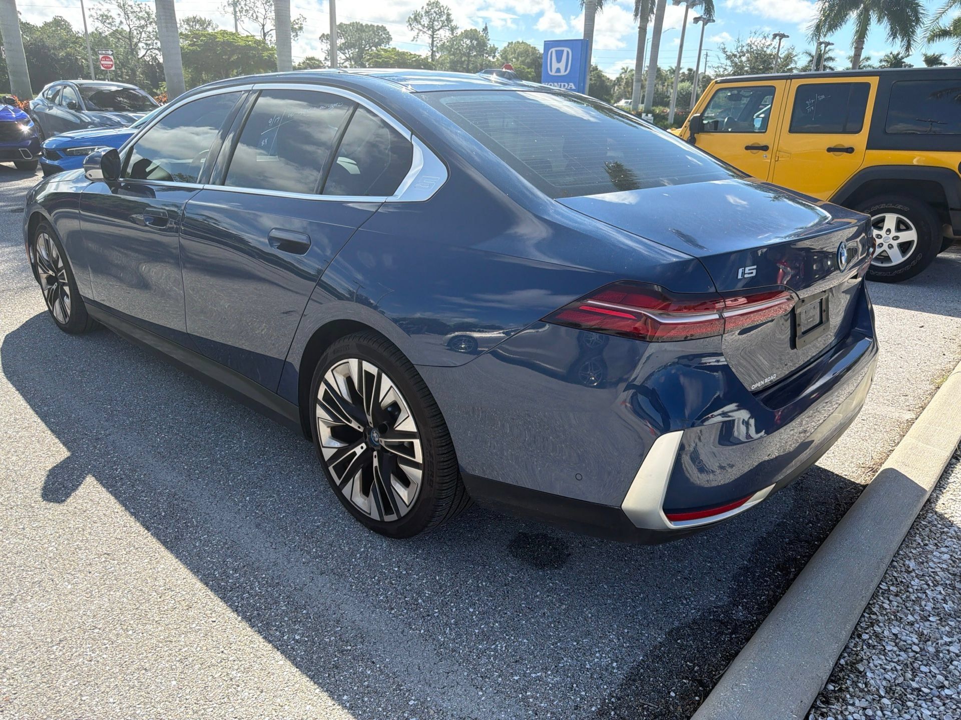 Used 2024 BMW i5 eDrive40i w/ Premium Package RWD image 15
