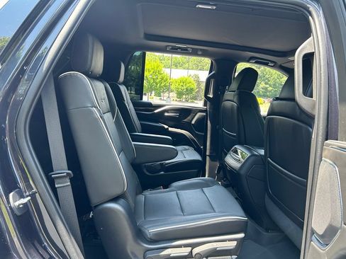 Used 2023 Cadillac Escalade Premium Luxury AWD/4WD image 51