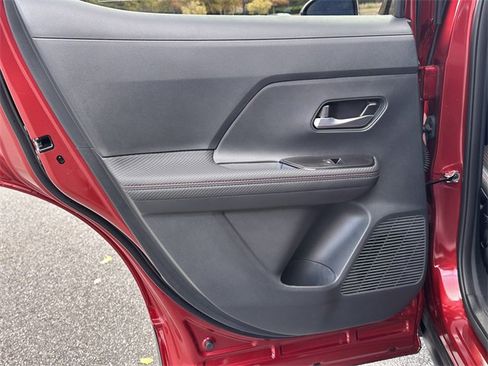 New 2025 Nissan Kicks SR image 15