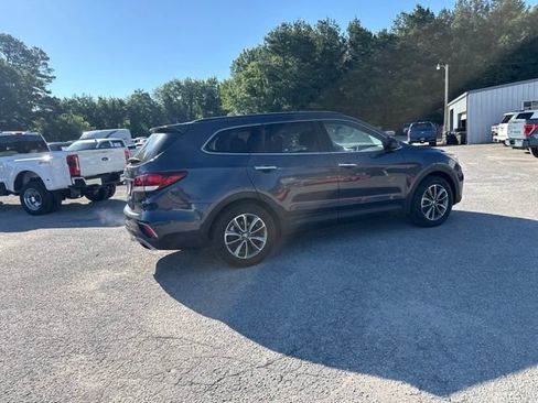 Used 2017 Hyundai Santa Fe SE FWD image 16
