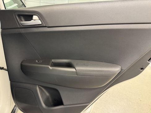 Used 2017 Kia Sportage LX image 24