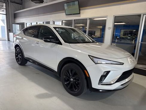 Used 2024 Buick Envista Sport Touring w/ Convenience I Package image 2