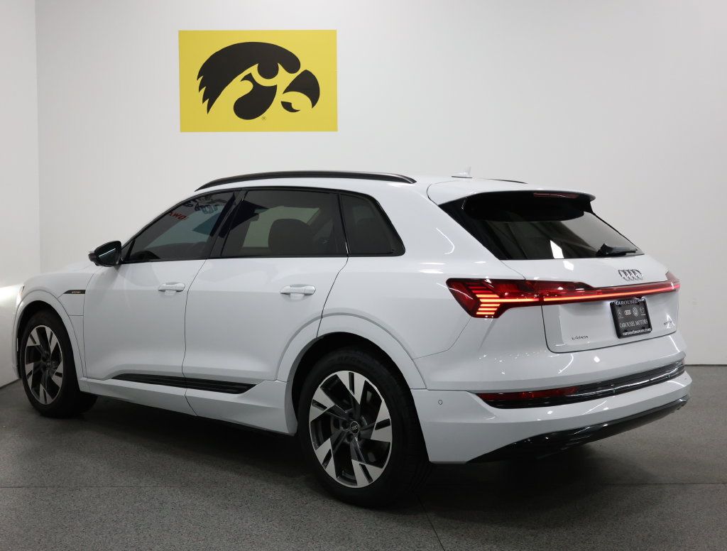 Used 2022 Audi e-tron Premium w/ Convenience Plus Package AWD/4WD image 9