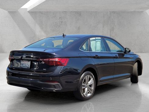 Used 2024 Volkswagen Jetta SE FWD image 5