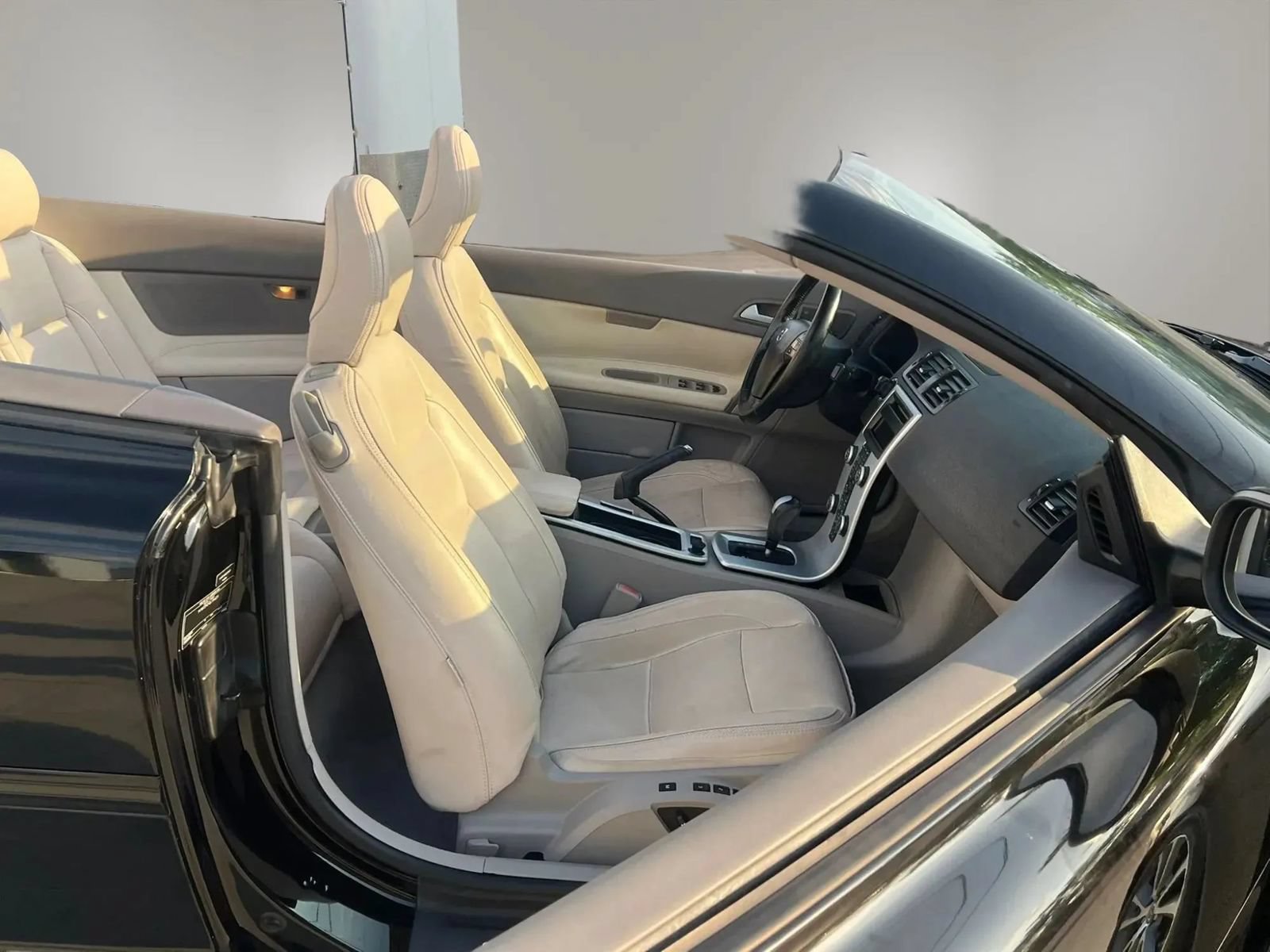 Used 2011 Volvo C70 T5 FWD image 21