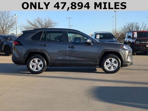 Used 2021 Toyota RAV4 XLE image 4