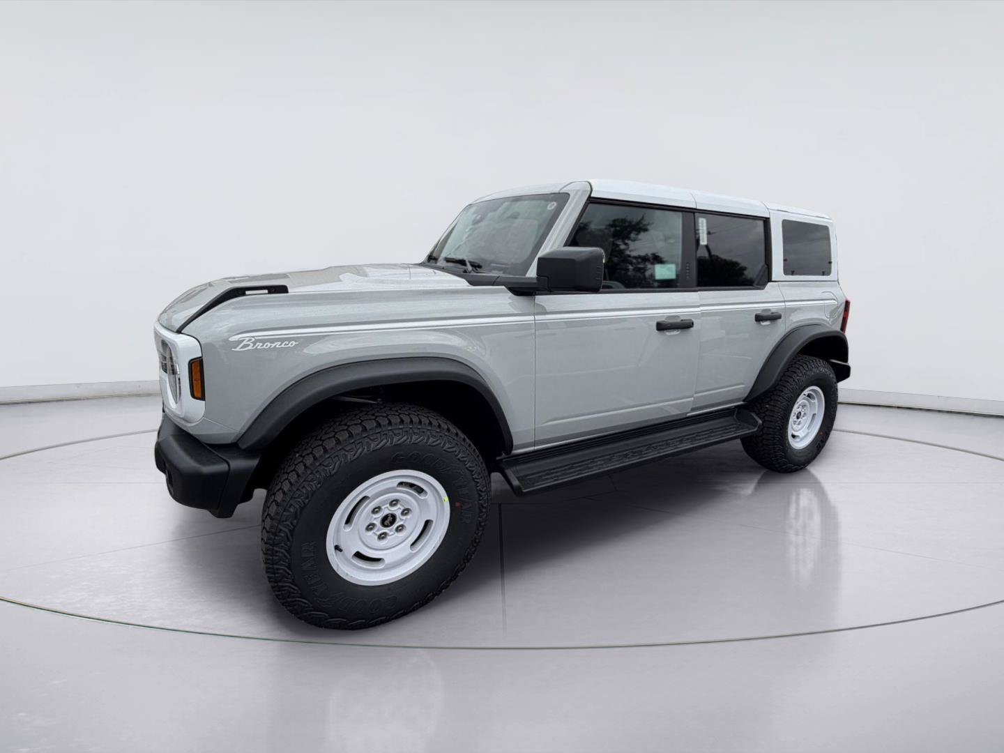 New 2026 Ford Bronco Heritage Edition AWD/4WD image 2