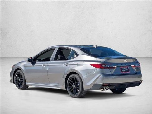 Used 2026 Toyota Camry SE image 9