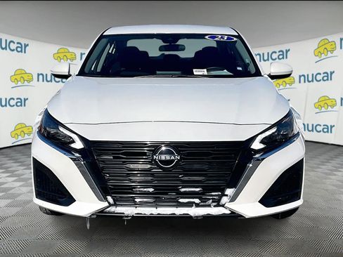 Used 2023 Nissan Altima 2.5 SV image 2