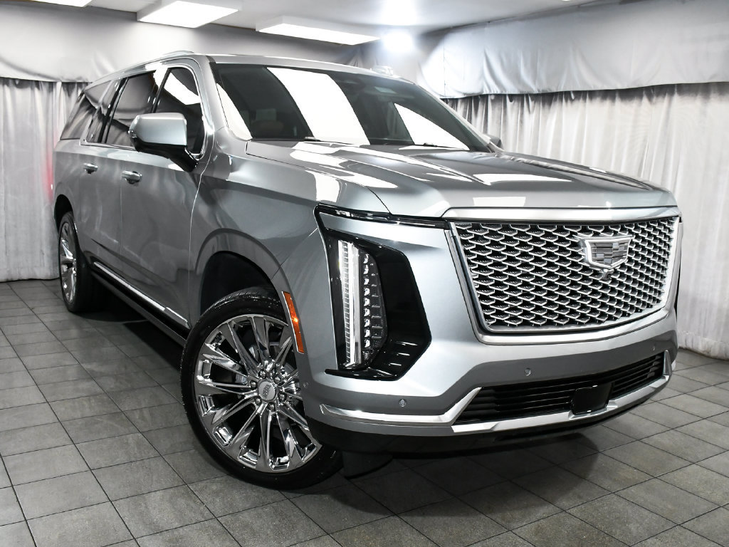 Used 2026 Cadillac Escalade ESV Luxury w/ LPO, Radiant Package AWD/4WD image 3