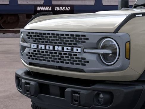 New 2026 Ford Bronco Badlands w/ Sasquatch Package AWD/4WD image 19