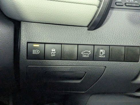 Certified 2022 Toyota Camry SE w/ Convenience Package FWD image 15