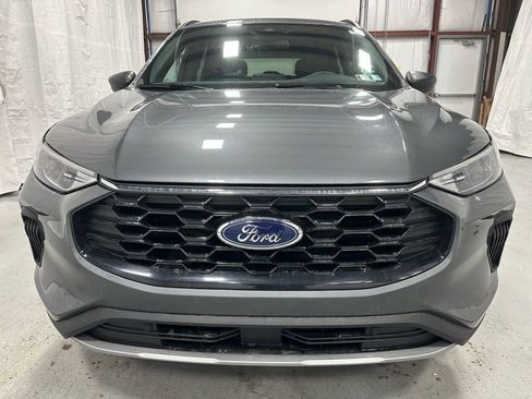 Used 2025 Ford Escape ST-Line image 2