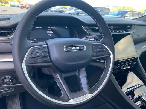 New 2025 Jeep Grand Cherokee Limited w/ Black Appearance Package image 26