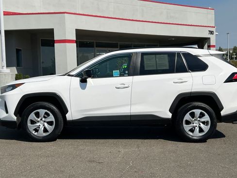 Certified 2021 Toyota RAV4 LE FWD image 9