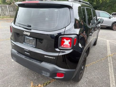 Used 2019 Jeep Renegade Sport w/ UConnect 7.0 Group AWD/4WD image 5