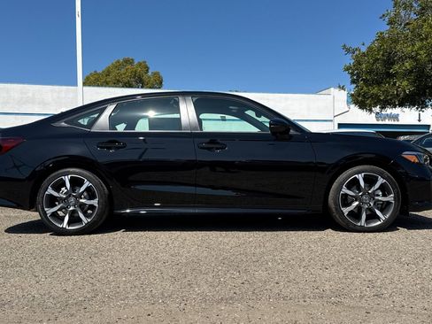 Used 2025 Honda Civic Sport image 3