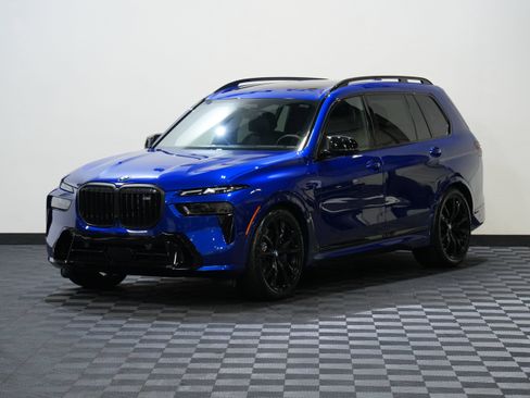 Used 2025 BMW X7 M60i AWD/4WD image 3