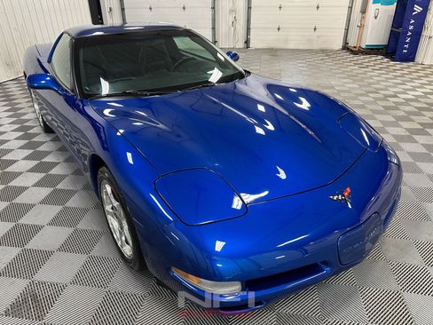 Used 2002 Chevrolet Corvette Coupe w/ Preferred Equipment Group2 RWD image 5