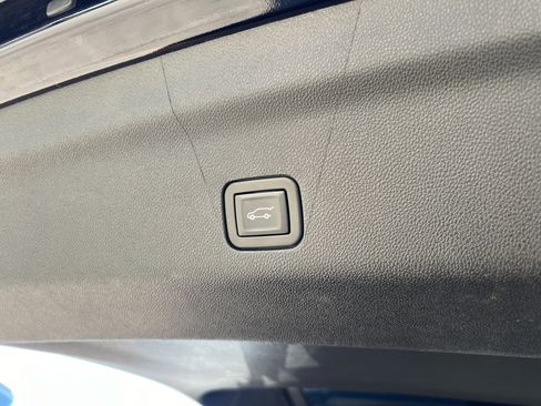 Used 2021 GMC Yukon SLT image 35