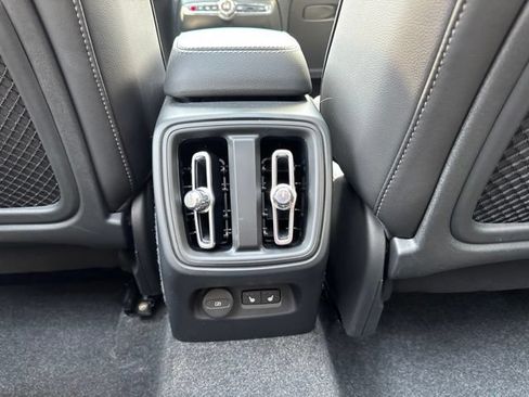 Certified 2025 Volvo XC40 B5 Plus AWD/4WD image 17