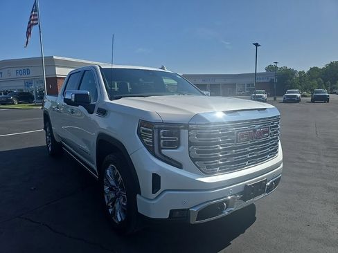 Used 2023 GMC Sierra 1500 Denali w/ Denali Reserve Package AWD/4WD image 11