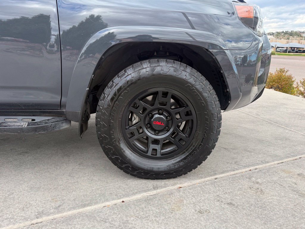Used 2024 Toyota 4Runner TRD Off-Road Premium w/ Moonroof Package AWD/4WD image 28