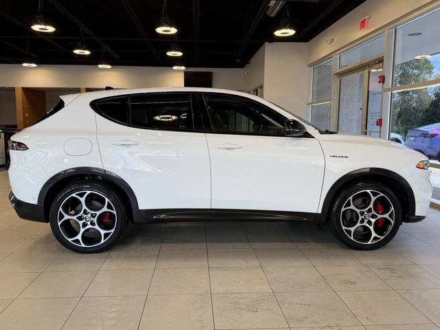 Used 2024 Alfa Romeo Tonale Veloce w/ Active Assist Package AWD/4WD image 15