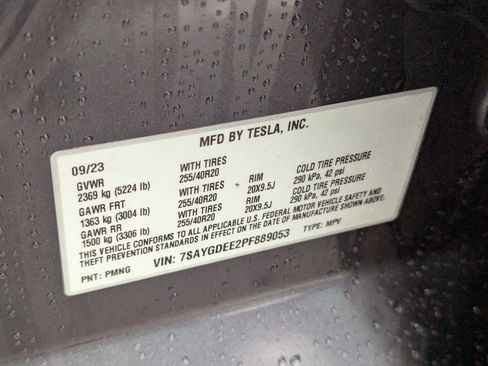 Used 2023 Tesla Model Y Long Range image 37