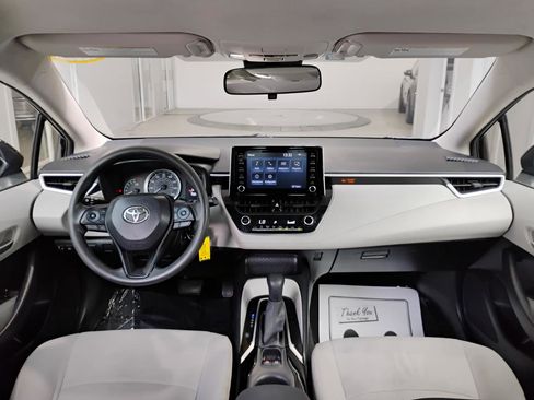 Used 2020 Toyota Corolla LE image 69