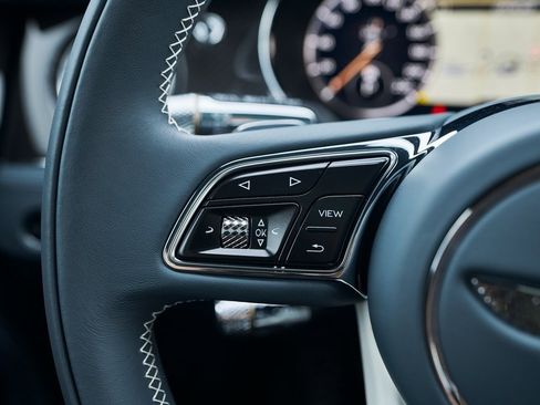 Used 2023 Bentley Continental GT Azure image 47