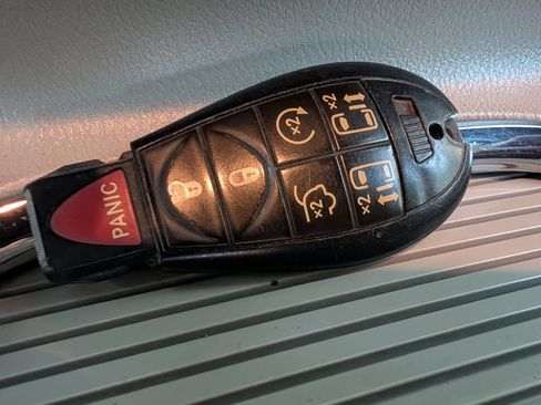 Used 2020 Dodge Grand Caravan SXT FWD image 16