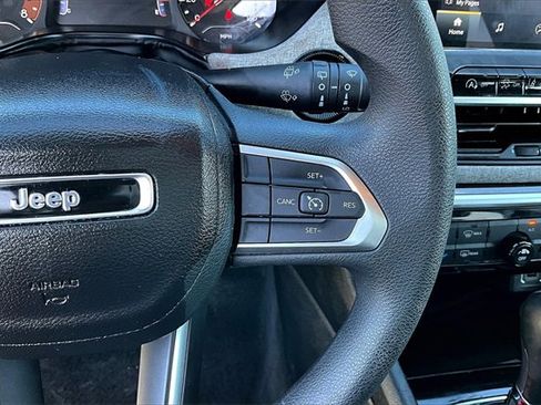 Used 2022 Jeep Compass Latitude image 18