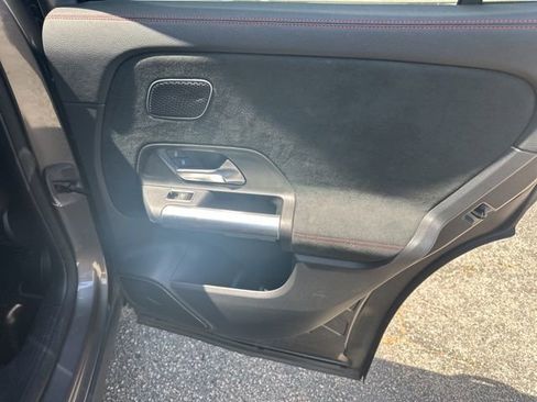 Used 2025 Mercedes-Benz GLA 250 image 16