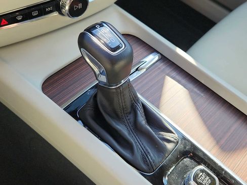 Certified 2021 Volvo S60 T5 Momentum w/ Protection Package Premier image 14