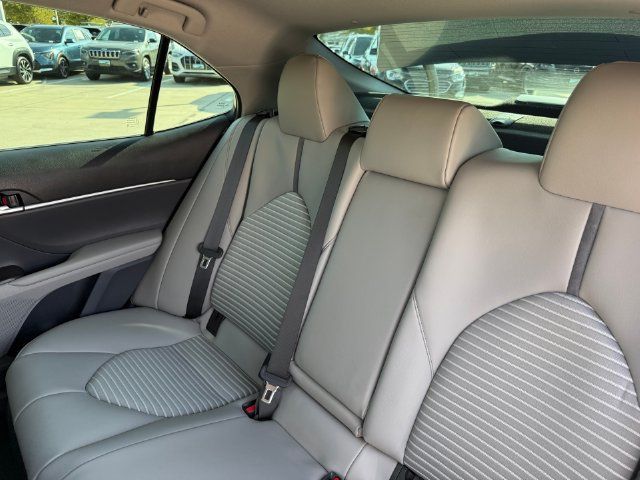 Used 2022 Toyota Camry SE FWD image 26