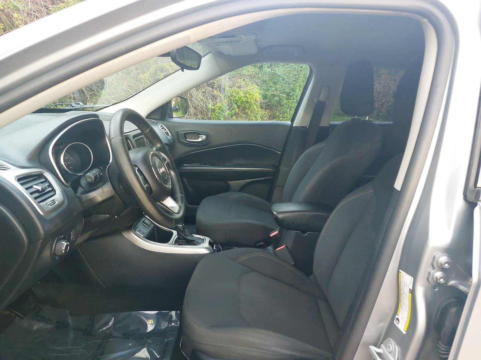 Used 2017 Jeep Compass Sport FWD image 14