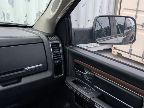 Used 2015 RAM 3500 Laramie w/ Convenience Group AWD/4WD image 17