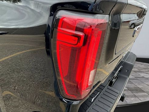 Used 2024 GMC Sierra 1500 SLT AWD/4WD image 25