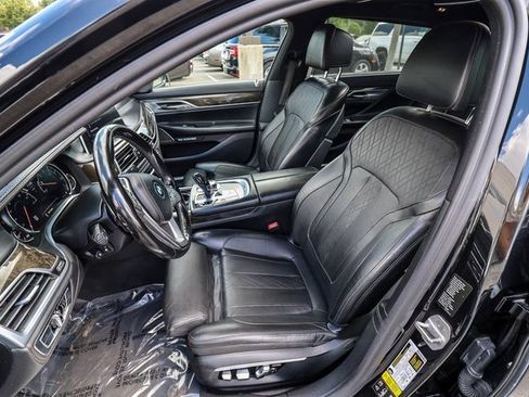 Used 2017 BMW 750i xDrive image 43