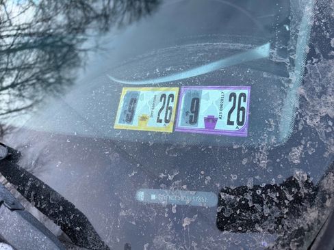 Used 2013 Cadillac SRX Luxury image 3