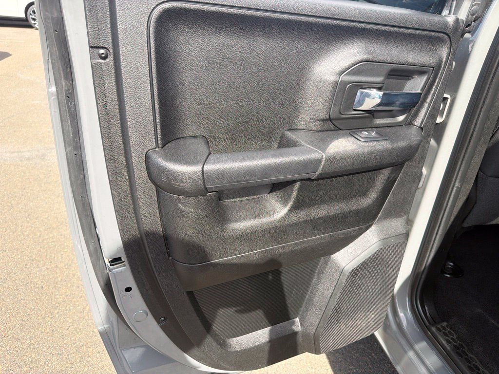 Used 2022 RAM 1500 Warlock w/ Ceramic Gray Warlock Package AWD/4WD image 13
