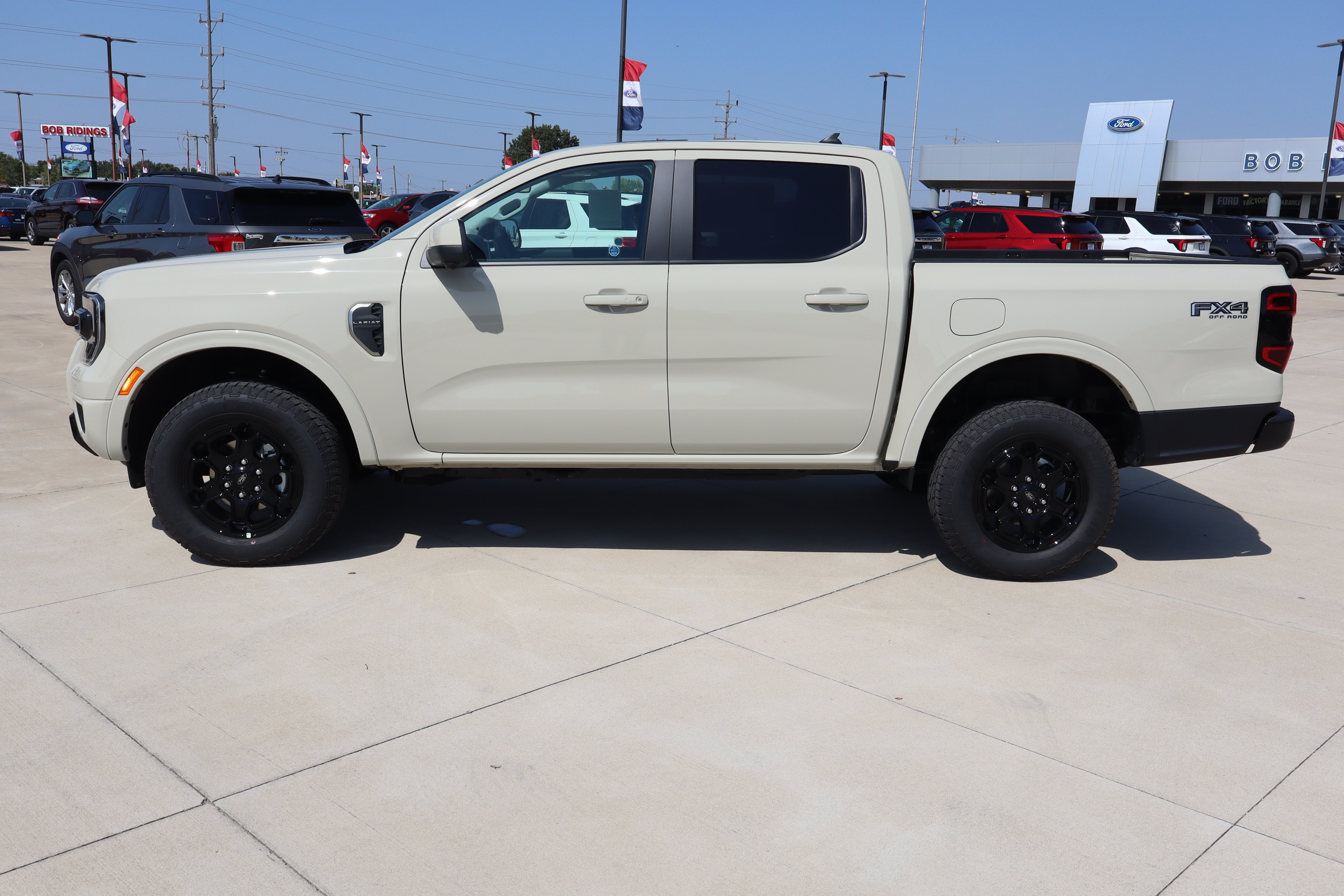 New 2026 Ford Ranger Lariat w/ FX4 Off-Road Package AWD/4WD image 8