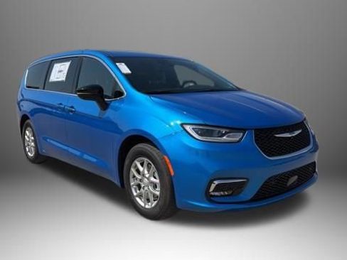 New 2026 Chrysler Pacifica Select image 4