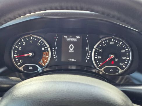 Used 2023 Jeep Renegade Latitude w/ Sun/Sound Group AWD/4WD image 19