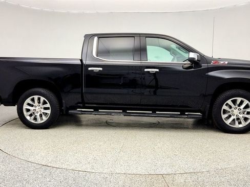 Used 2022 Chevrolet Silverado 1500 LTZ AWD/4WD image 4